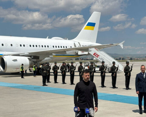 Zelenskiy describes Russia's delegation to peace talks as 'decorative'