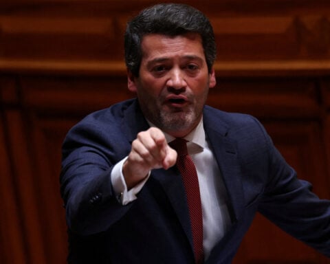 Portugal far-right leader suffers second collapse days before election