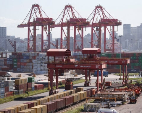 US shifting Africa strategy to 'trade, not aid', envoy says