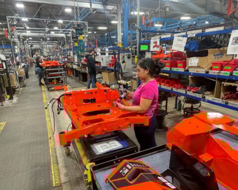 US manufacturing output falls in April on weak auto production