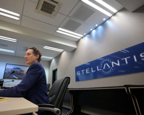 Stellantis chairman denies merger talks with Renault