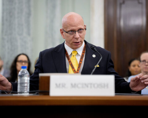FAA meeting with Pentagon officials as agency considers new restrictions on military helicopter flights near DCA