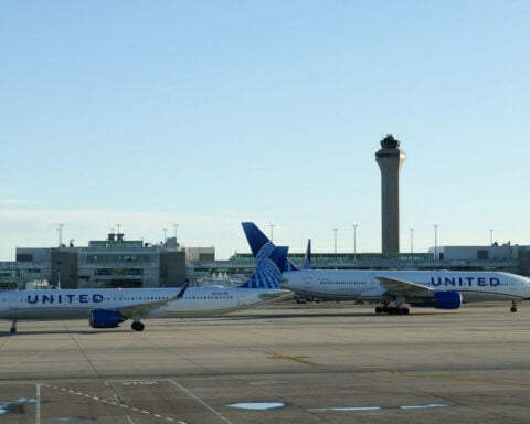 Denver air route traffic control center experienced 90 seconds of lost communications Monday, FAA says