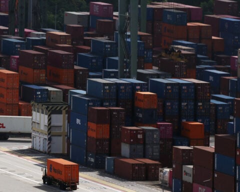 Singapore's April exports rise 12.4% y/y, significantly higher than forecast