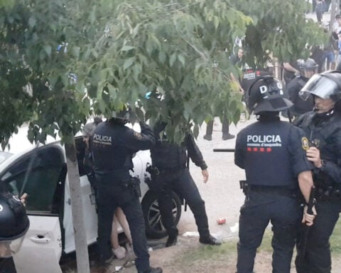 Thirteen hurt when car plows into crowd before Spanish soccer match