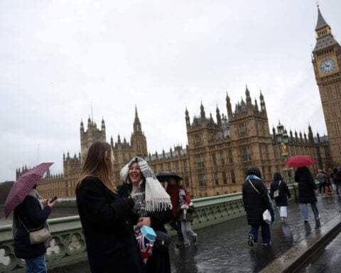 One in 10 people in Britain have zero savings, FCA says