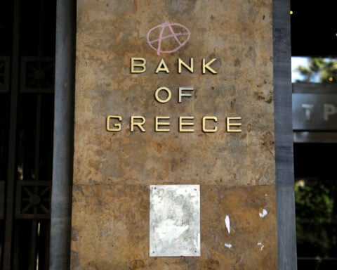 Greek warrant holders form creditor group as government plans buyback