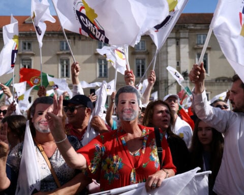 Portugal's parties wrap up election campaigning, stable government unlikely
