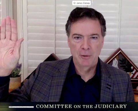 Ex-FBI director Comey meets with Secret Service over '8647' post