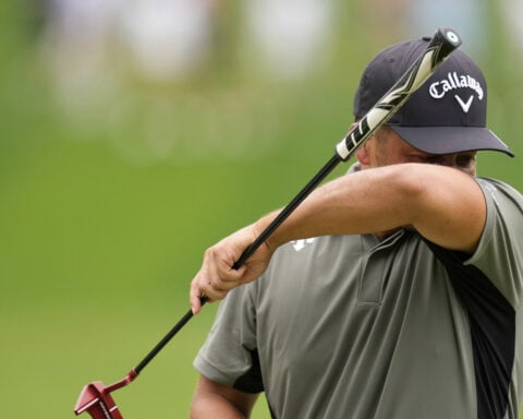 Schauffele battles back to make the cut at the PGA Championship, extends streak to 64 tournaments
