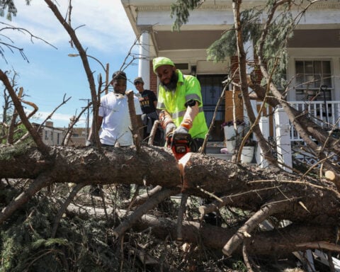Severe storms kill at least 25 in Kentucky and Missouri