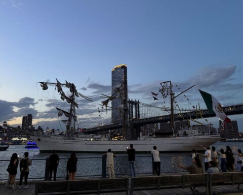 A Mexican Navy training ship struck the Brooklyn Bridge, killing at least 2. Here’s what we know