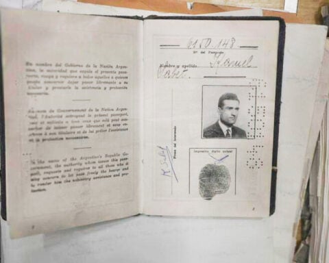 60 years after he was hanged, Israel recovers Syrian archive belonging to famous spy