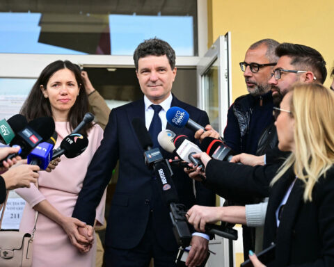 Romania’s pro-EU candidate unexpectedly beats hard-right rival to win presidential election