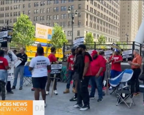 NJ Transit strike continues Sunday as both sides meet with mediator