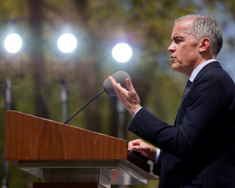 US Vice President Vance discusses trade with Canada's Carney