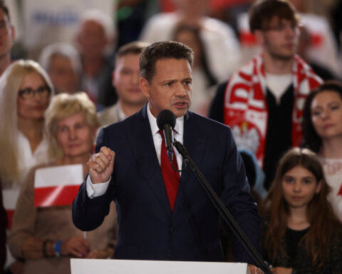 Poland set for knife-edge presidential runoff as far right surges