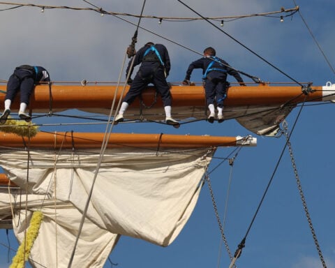 What we know about the Mexican Navy training ship that struck the Brooklyn Bridge, killing at least 2