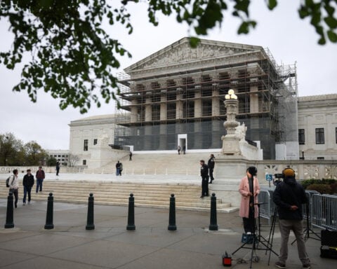 Supreme Court lets Trump move toward ending temporary deportation protections for Venezuelans