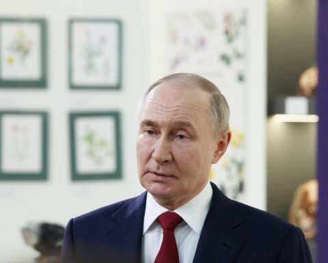 Putin agrees with Trump to work with Ukraine on memorandum on possible peace accord