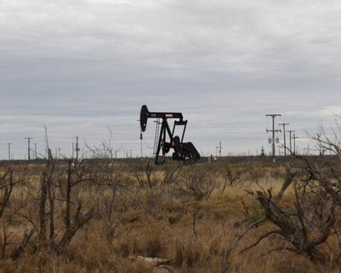US crude, product inventories likely down last week: Reuters poll