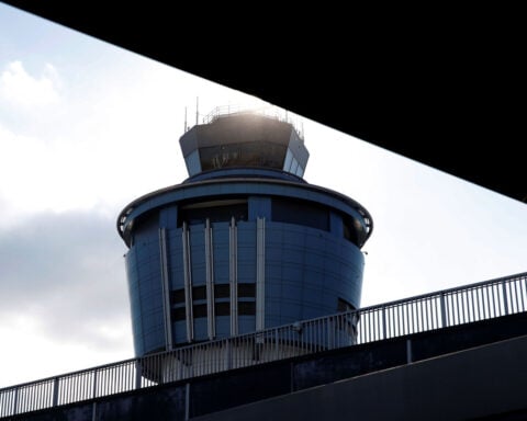 Close call at LaGuardia Airport prompts FAA and NTSB investigations