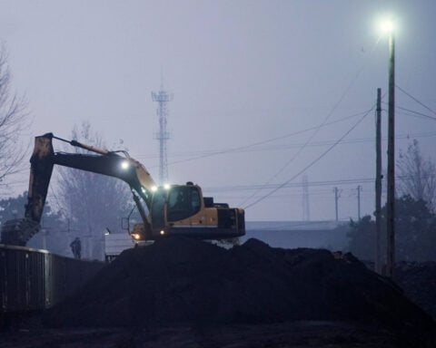 Indonesian coal shipments to China slide amid new benchmark push
