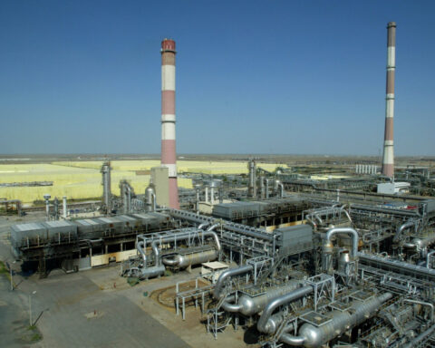 Kazakhstan's oil output rises 2% in May in defiance of OPEC+
