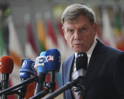With little progress after phone calls and talks, Ukraine's allies hit Russia with new sanctions