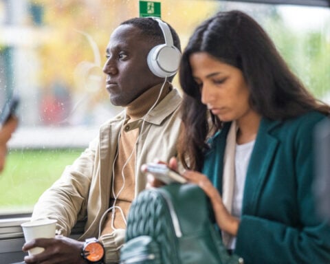 Making eye contact and small talk with strangers is more than just being polite − the social benefits of psychological generosity