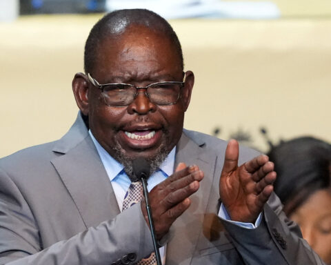 South Africa makes only minor adjustments in third budget try
