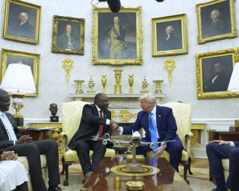 Trump confronts South African leader with baseless claims of the systematic killing of white farmers