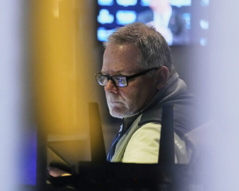 Wall Street tumbles under the weight of rising Treasury yields and US debt worries