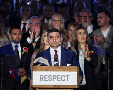 Romanian top court rejects challenge to annul presidential election