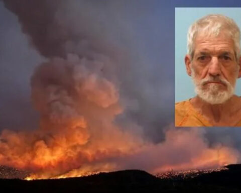 Man pleads guilty to starting wildfire while cremating dog
