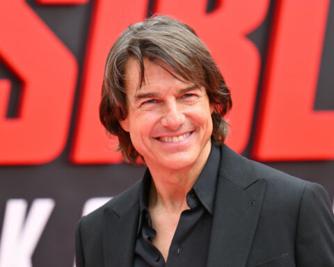 Tom Cruise saw people popping off about how he eats movie popcorn