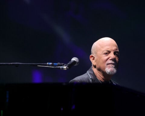 Dr. Sanjay Gupta explains Billy Joel's rare condition