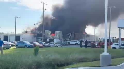 Fire erupts at car dealership in Savannah; nearby roads shut down