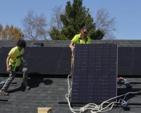US solar manufacturers lag skyrocketing market demand