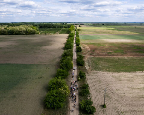 Hungarian opposition leader Magyar walks to Romania, courting ethnic Hungarians
