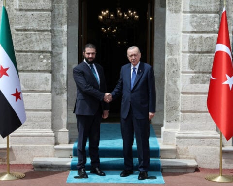 Erdogan tells Sharaa Turkey welcomes lifting of Syria sanctions