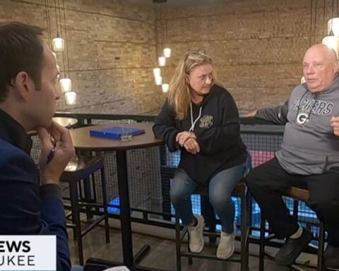 Couple sues Brewers over 50/50 raffle ticket