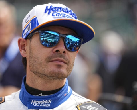Kyle Larson to start on front row at Coca-Cola 600 alongside pole sitter Chase Briscoe