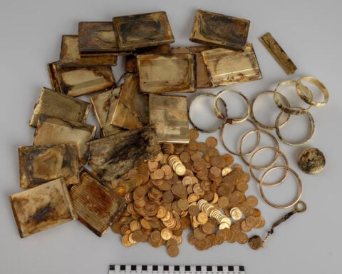 Mysterious gold stash found on hiking trail perplexes researchers