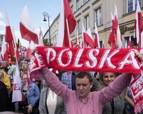 Tens of thousands join rival rallies in Warsaw as Poland's presidential runoff nears