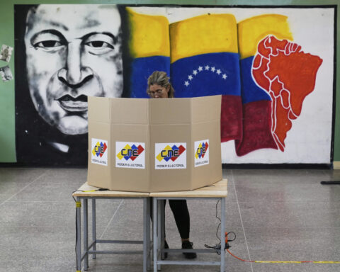 Many Venezuelan voters, frustrated and disillusioned, skip election for lawmakers and governors