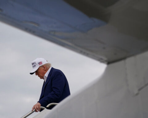 Asian stocks, euro gain after Trump delays EU tariffs