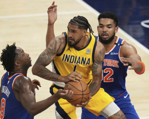 Knicks charge back from 20 points down, beat Pacers 106-100 to cut series deficit to 2-1