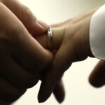 US children of divorce have reduced earnings, increased chances of teen births and jail, study says