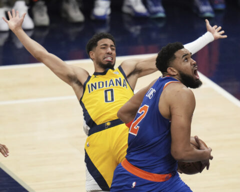 Pacers lift ban on Tyrese Haliburton's father for Game 4